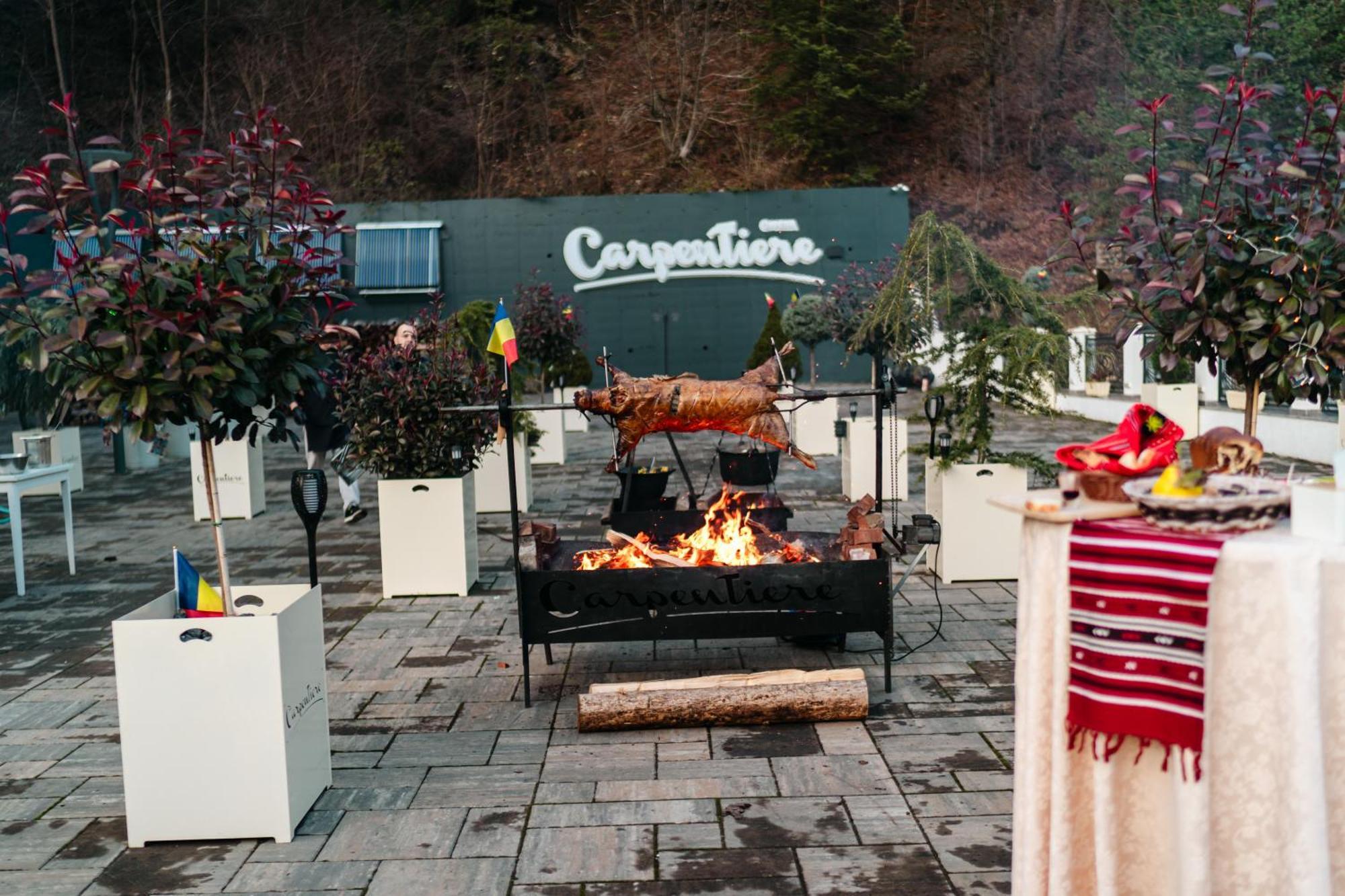 Hotel Carpentiere Arena à Răşinari Extérieur photo