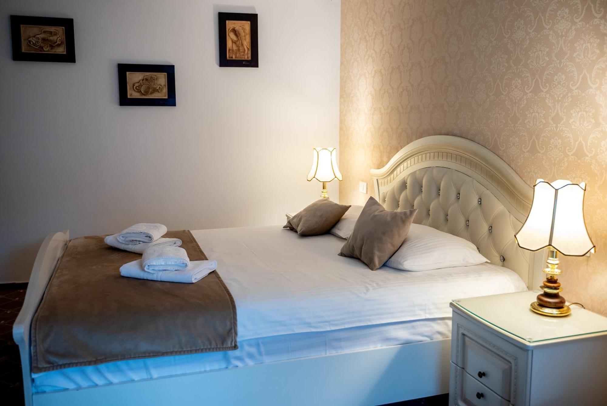 Hotel Carpentiere Arena à Răşinari Extérieur photo
