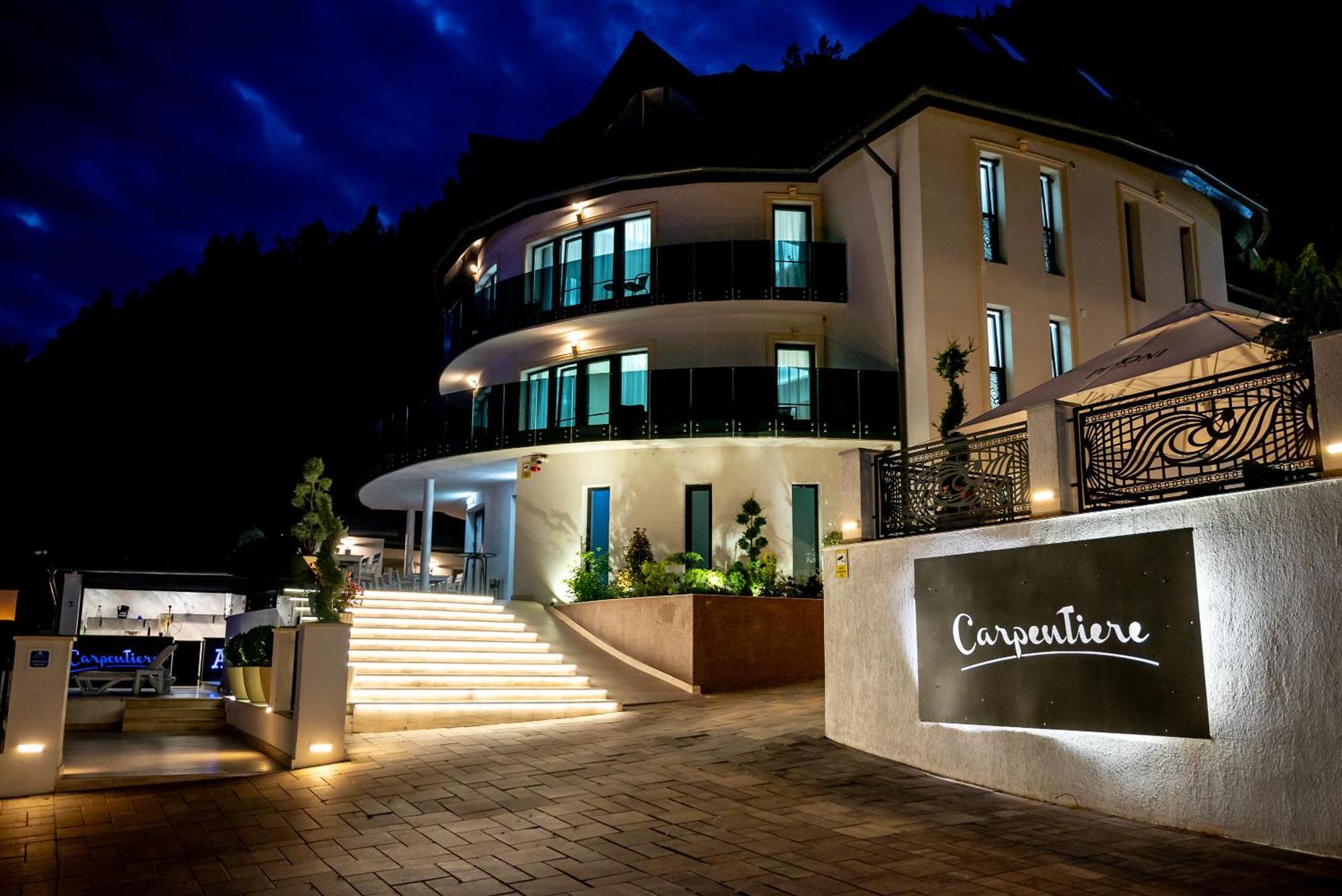 Hotel Carpentiere Arena à Răşinari Extérieur photo