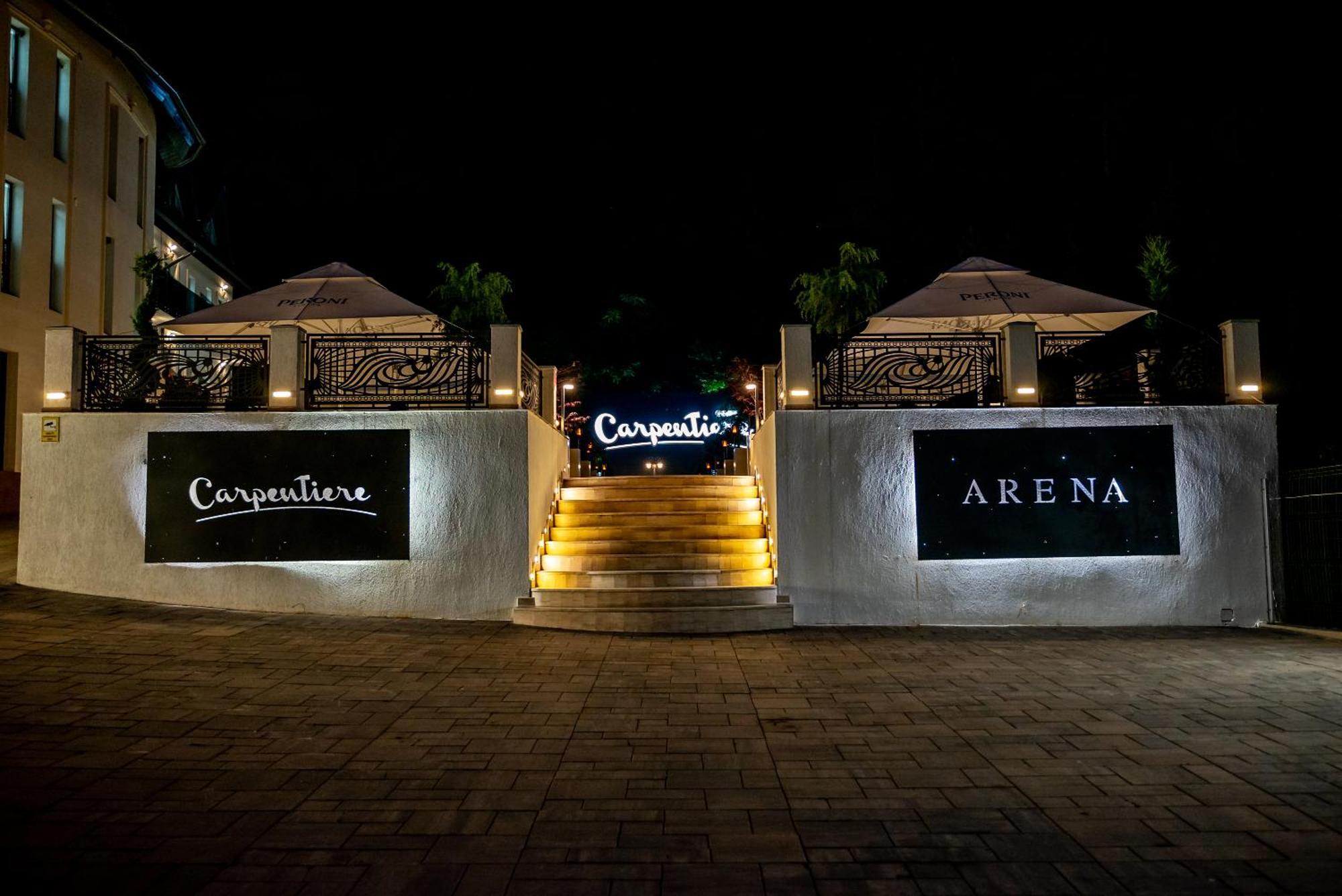 Hotel Carpentiere Arena à Răşinari Extérieur photo