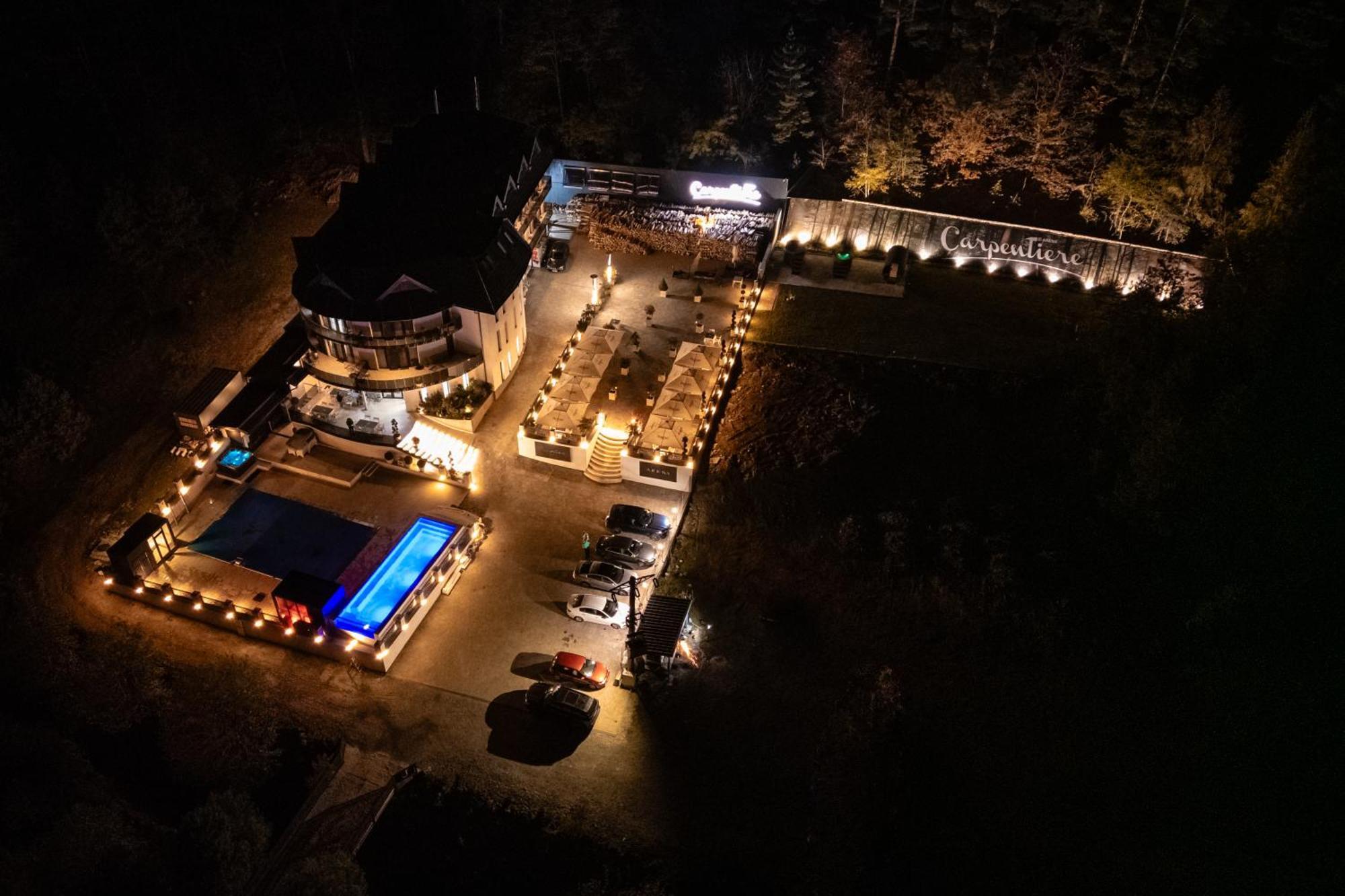 Hotel Carpentiere Arena à Răşinari Extérieur photo