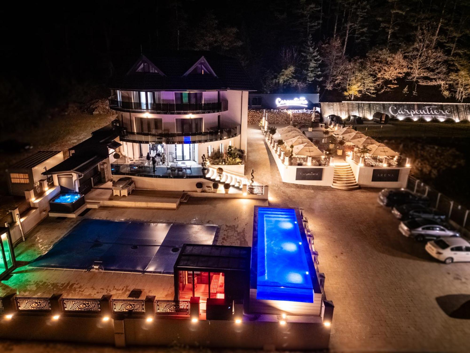 Hotel Carpentiere Arena à Răşinari Extérieur photo