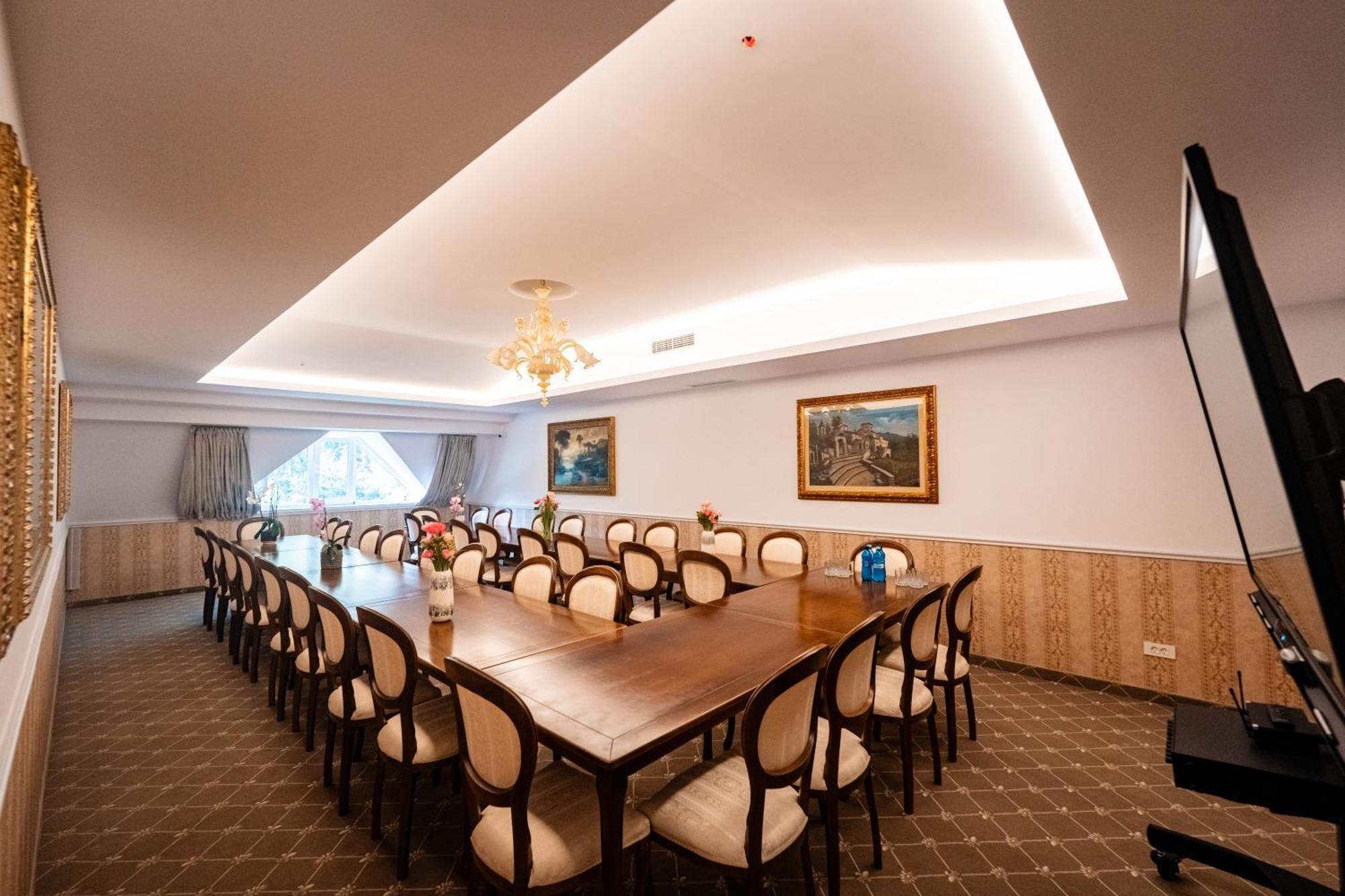 Hotel Carpentiere Arena à Răşinari Extérieur photo