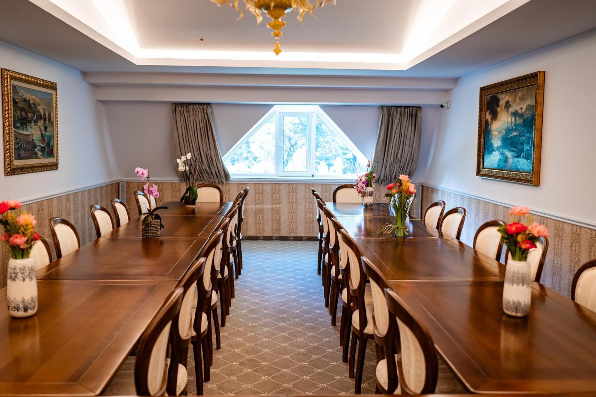 Hotel Carpentiere Arena à Răşinari Extérieur photo