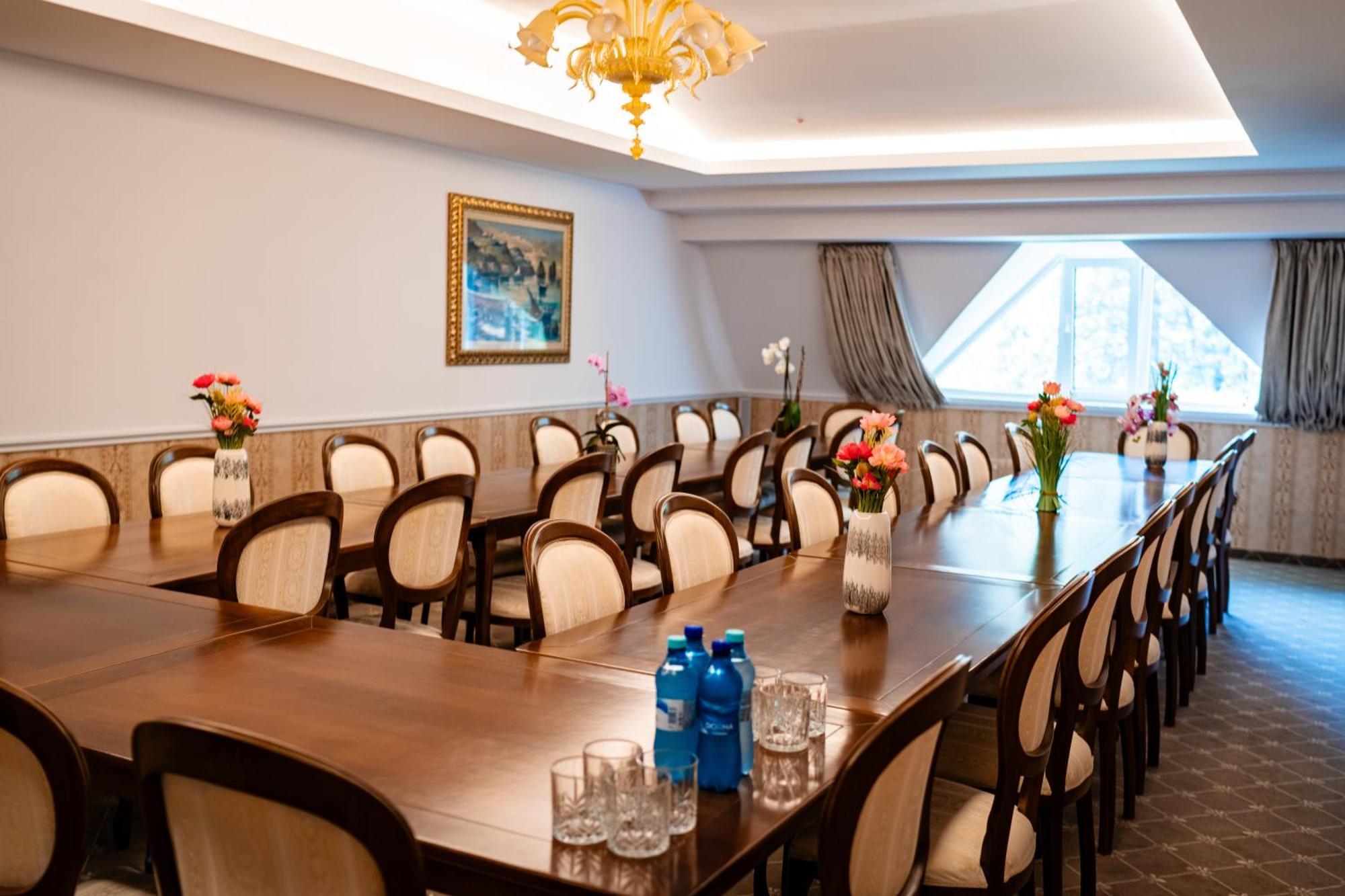 Hotel Carpentiere Arena à Răşinari Extérieur photo