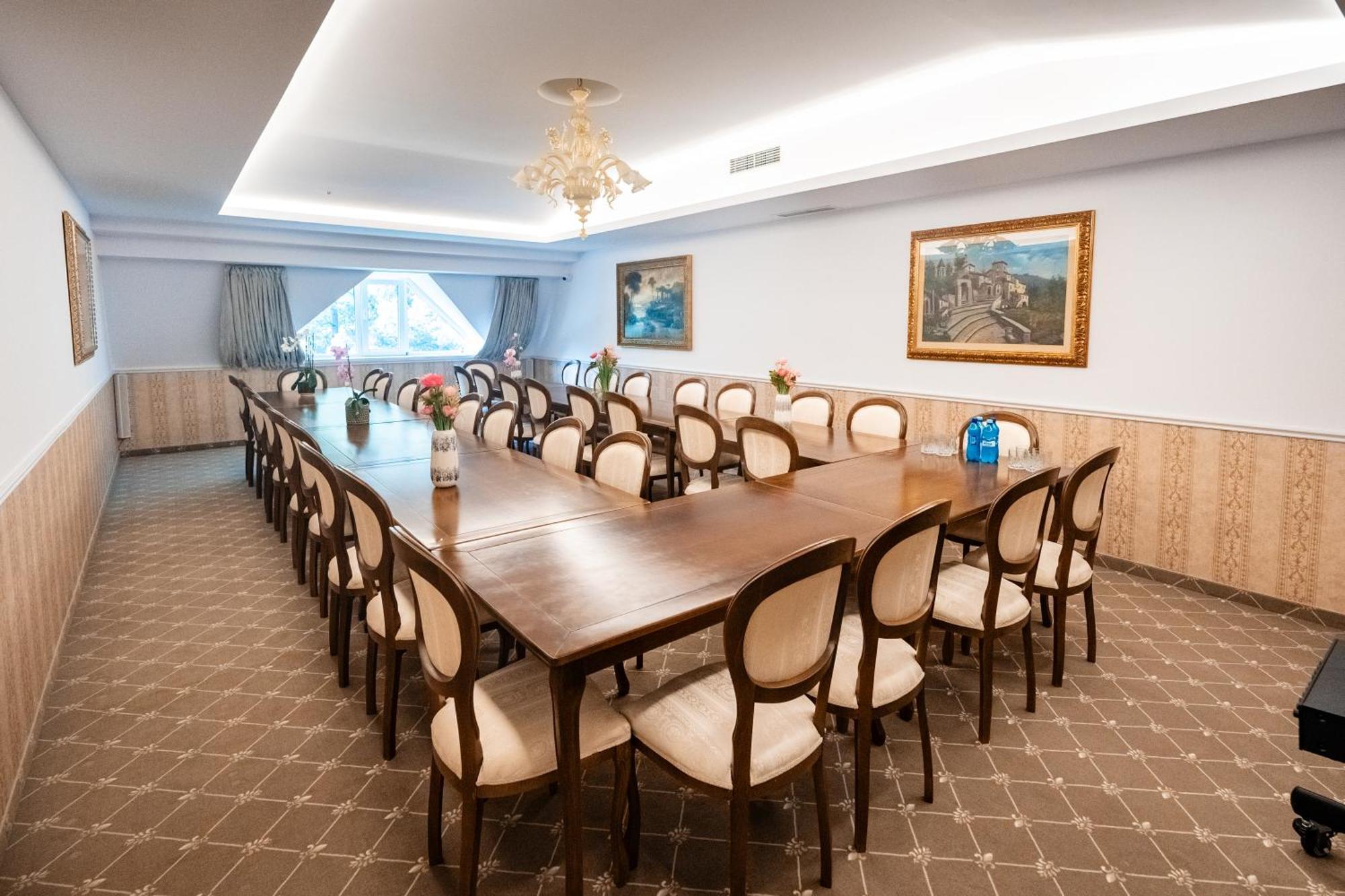 Hotel Carpentiere Arena à Răşinari Extérieur photo