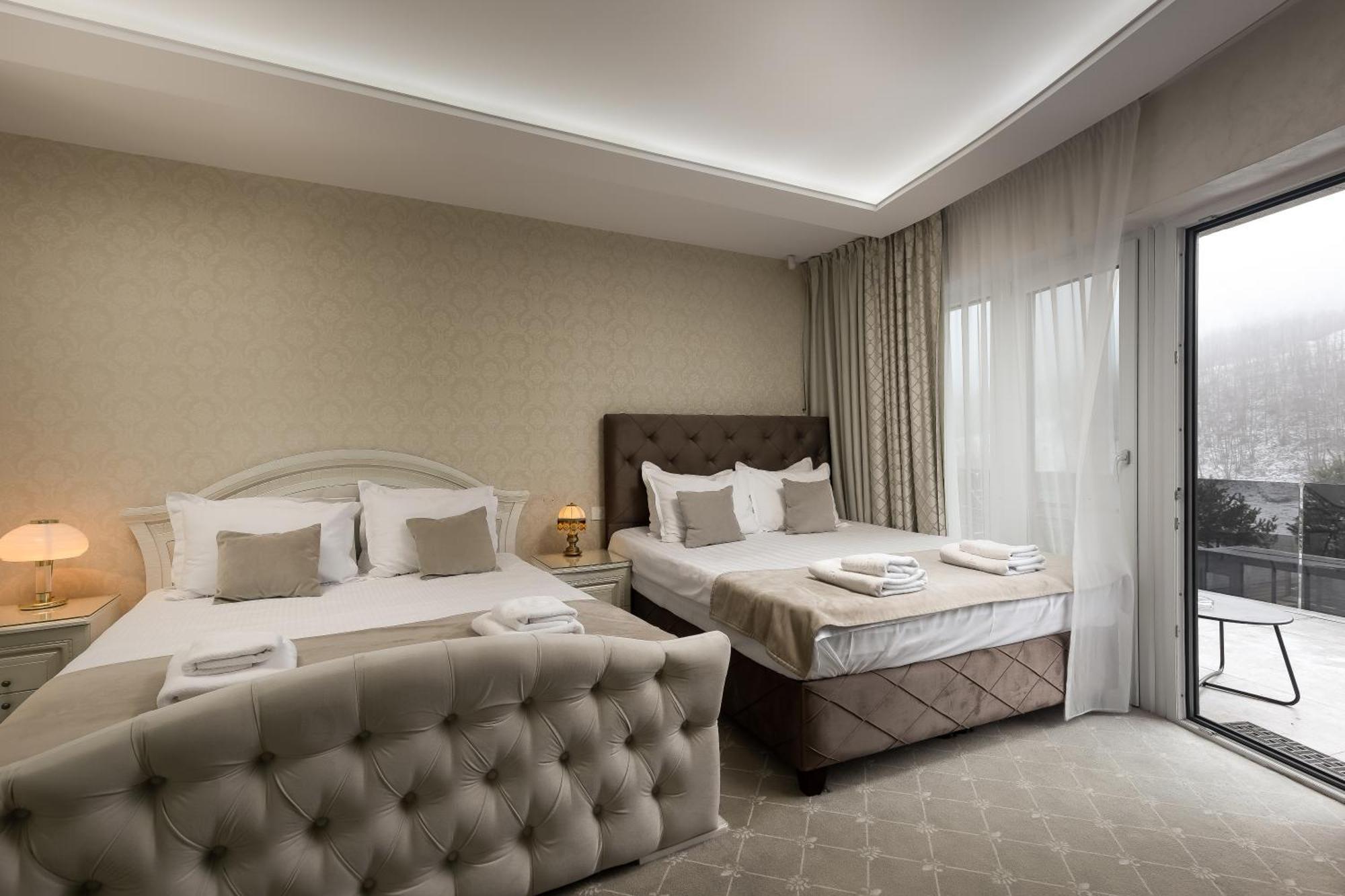 Hotel Carpentiere Arena à Răşinari Extérieur photo