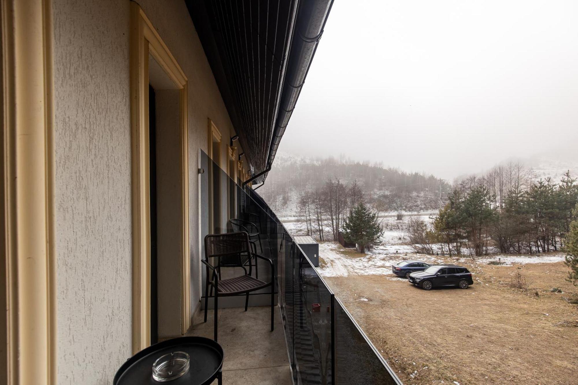 Hotel Carpentiere Arena à Răşinari Extérieur photo